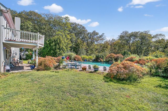 986 Cliff Avenue, Yorktown Heights, NY 10598