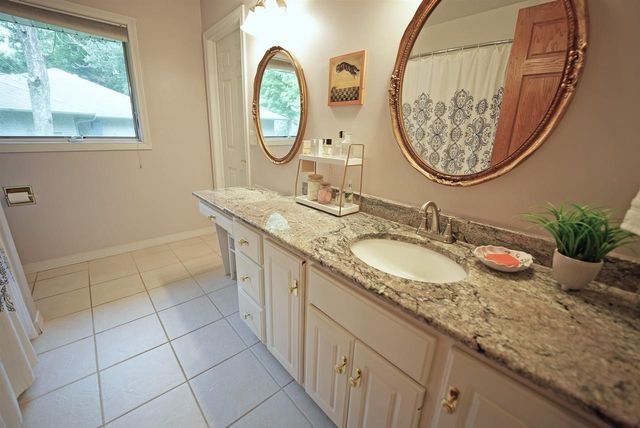 2077 CORMORANT LANE, Suamico, WI 54313