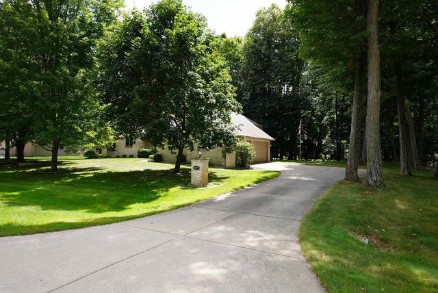 2077 CORMORANT LANE, Suamico, WI 54313