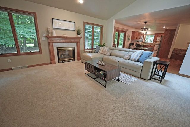 2077 CORMORANT LANE, Suamico, WI 54313