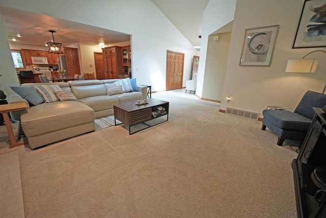 2077 CORMORANT LANE, Suamico, WI 54313