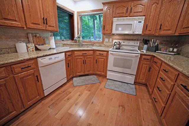 2077 CORMORANT LANE, Suamico, WI 54313