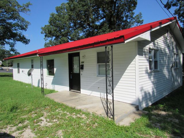 733 W Washington Street, Marshfield, MO 65706