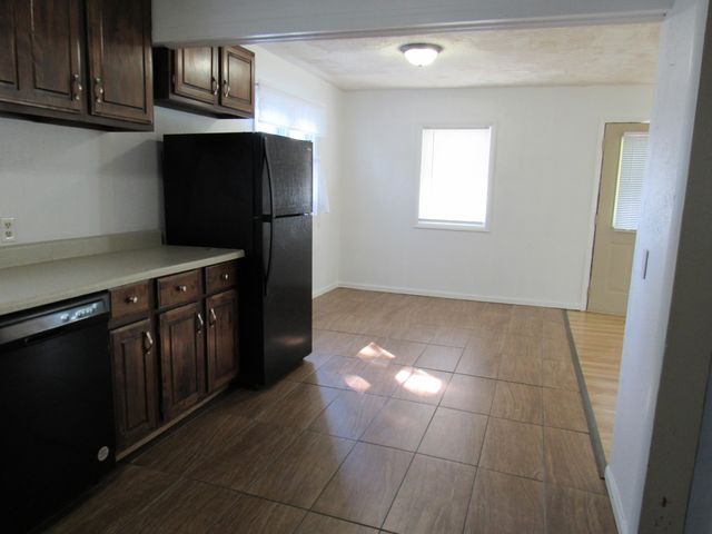 733 W Washington Street, Marshfield, MO 65706