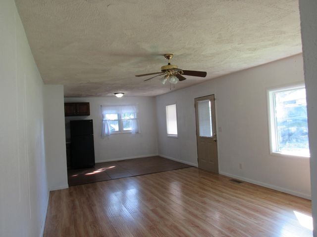 733 W Washington Street, Marshfield, MO 65706