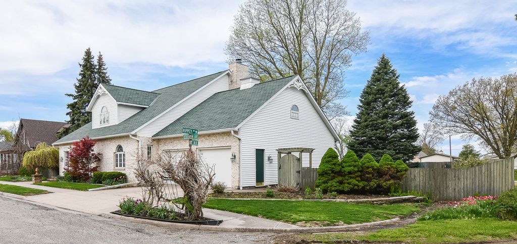 202 Coover Avenue, Baxter, IA 50028