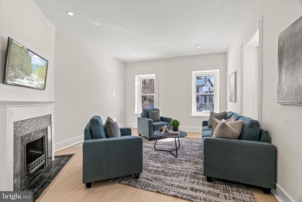 13 W UPSAL ST, Philadelphia, PA 19119
