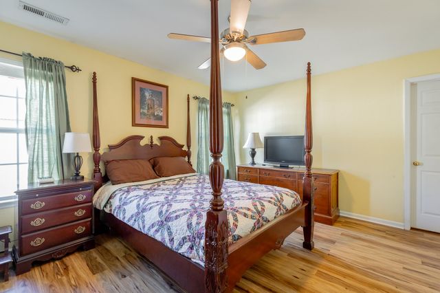 304 Cedar Creek Drive, Rossville, GA 30741