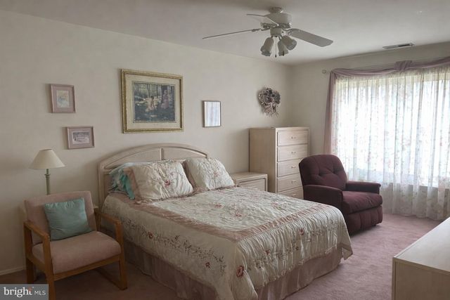 5814-B ADELAIDE DR, Mount Laurel, NJ 08054