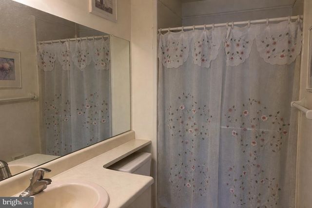 5814-B ADELAIDE DR, Mount Laurel, NJ 08054