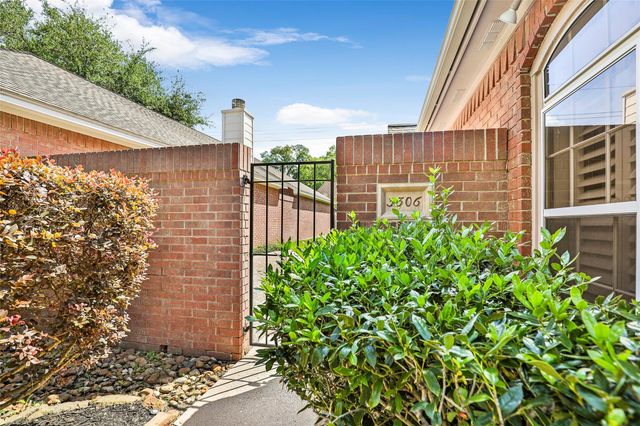 3306 Redwood Lake Drive, Kingwood, TX 77345