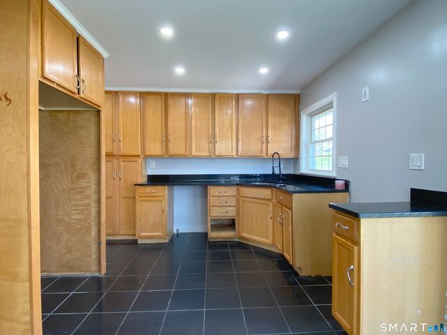 18 Reservoir Road, Newington, CT 06111