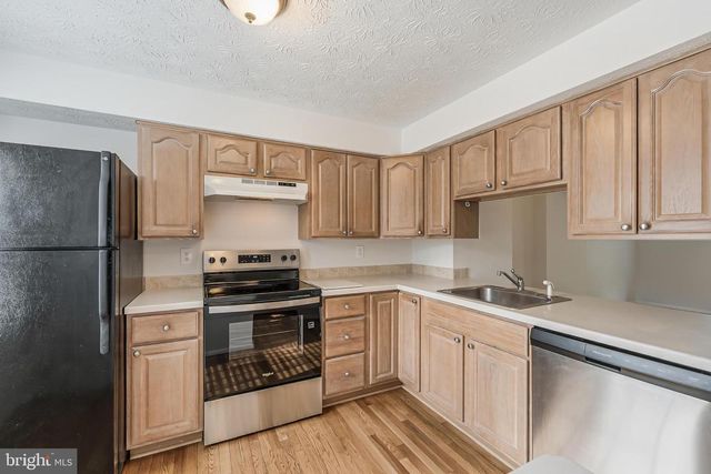 1682 HARVEST GREEN CT, Reston, VA 20194