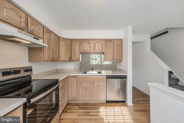 1682 HARVEST GREEN CT, Reston, VA 20194