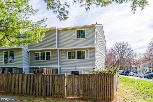 1682 HARVEST GREEN CT, Reston, VA 20194