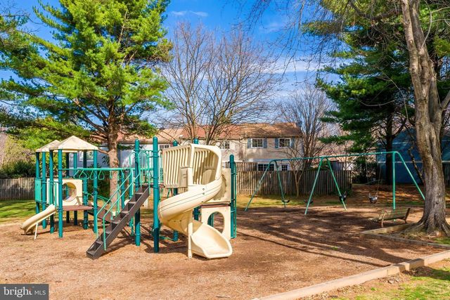 1682 HARVEST GREEN CT, Reston, VA 20194