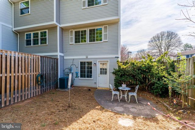 1682 HARVEST GREEN CT, Reston, VA 20194