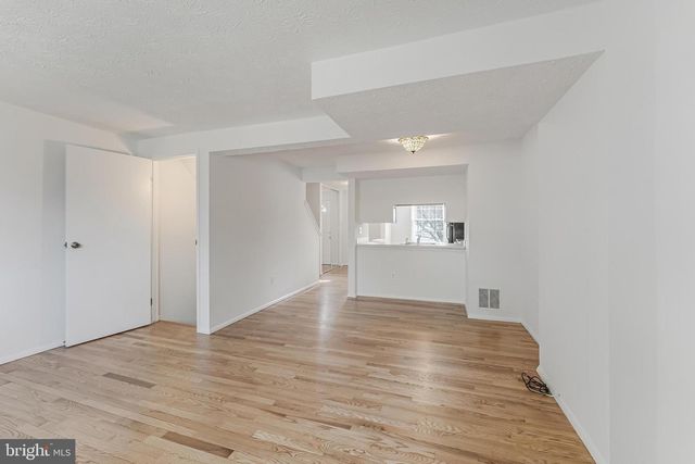 1682 HARVEST GREEN CT, Reston, VA 20194