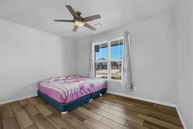 3913 NE Shenandoah Dr, Lawton, OK 73507