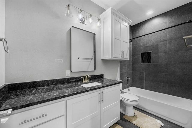 3913 NE Shenandoah Dr, Lawton, OK 73507