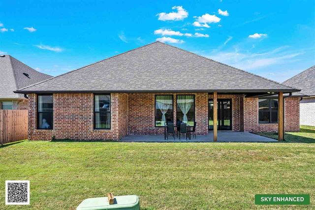 3913 NE Shenandoah Dr, Lawton, OK 73507