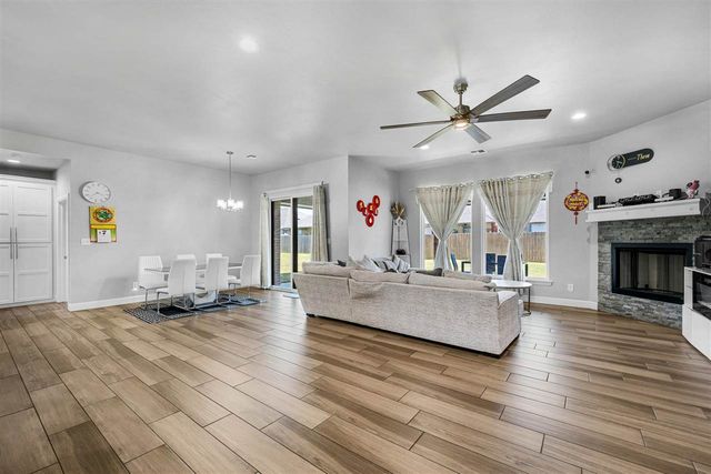 3913 NE Shenandoah Dr, Lawton, OK 73507