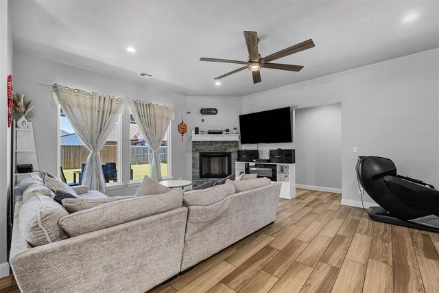 3913 NE Shenandoah Dr, Lawton, OK 73507