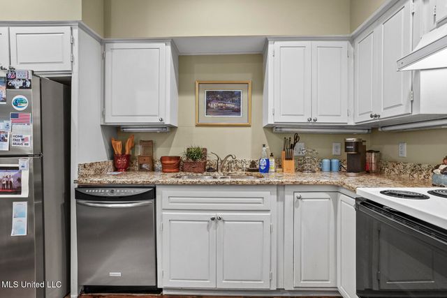 420 Saint Andrews Drive, 2-4, Jackson, MS 39211