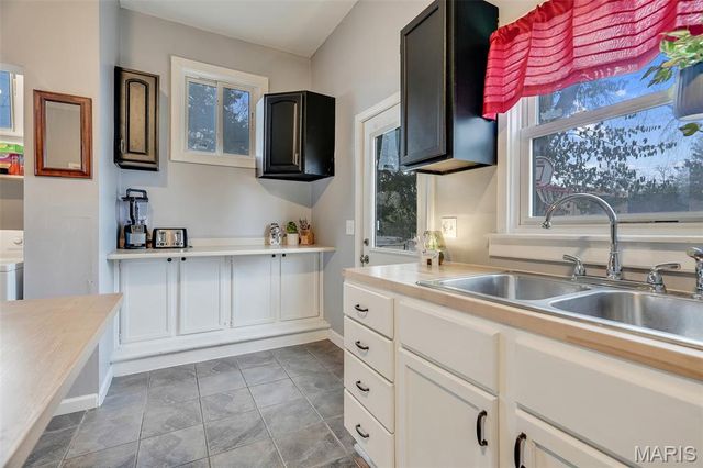 802 N Church Street, Belleville, IL 62220