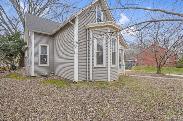 802 N Church Street, Belleville, IL 62220