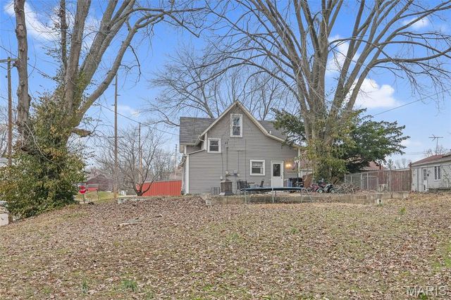 802 N Church Street, Belleville, IL 62220