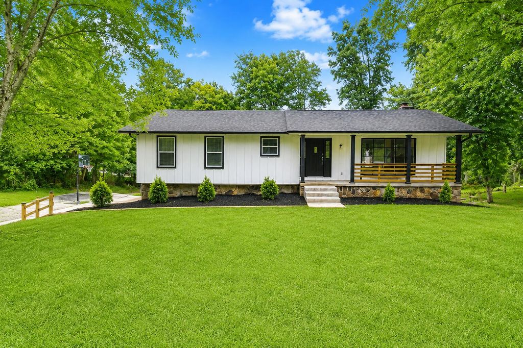 1922 Preswood Drive, Hixson, TN 37343