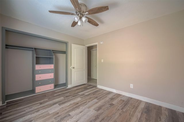 6363 Ivyknoll Drive Drive, Houston, TX 77035