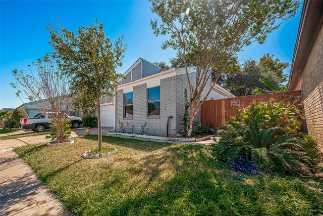 6363 Ivyknoll Drive Drive, Houston, TX 77035