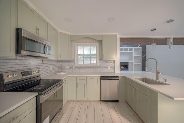 6363 Ivyknoll Drive Drive, Houston, TX 77035