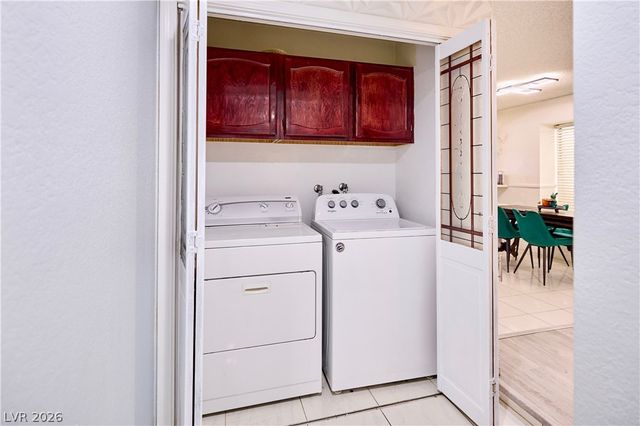 6669 Pleasant Plains Way, Las Vegas, NV 89108