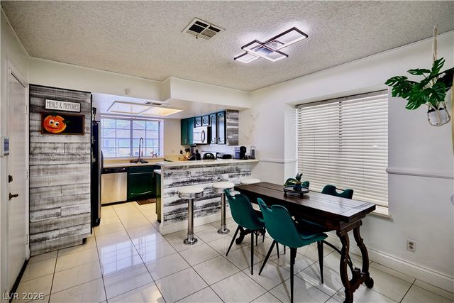 6669 Pleasant Plains Way, Las Vegas, NV 89108