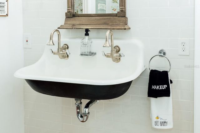 4613 S MACDILL AVENUE, Tampa, FL 33611