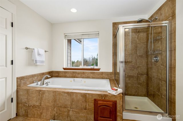 5907 77th Drive NE, Marysville, WA 98270