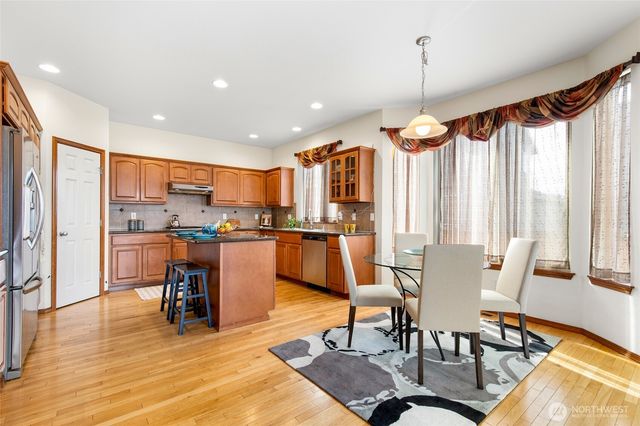 5907 77th Drive NE, Marysville, WA 98270