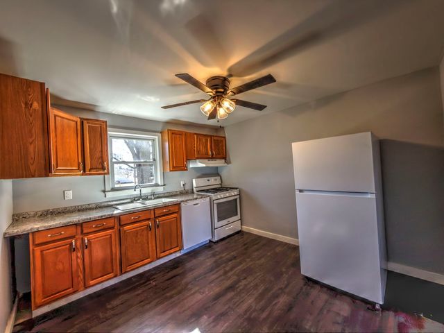 745 E Oak Street, Watseka, IL 60970