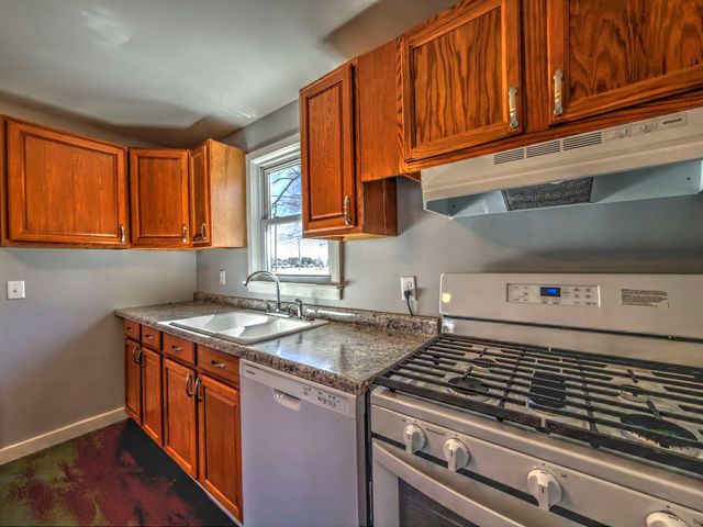 745 E Oak Street, Watseka, IL 60970