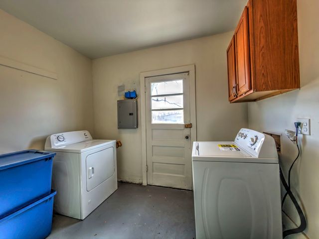 745 E Oak Street, Watseka, IL 60970