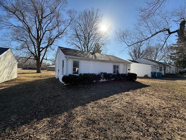 745 E Oak Street, Watseka, IL 60970