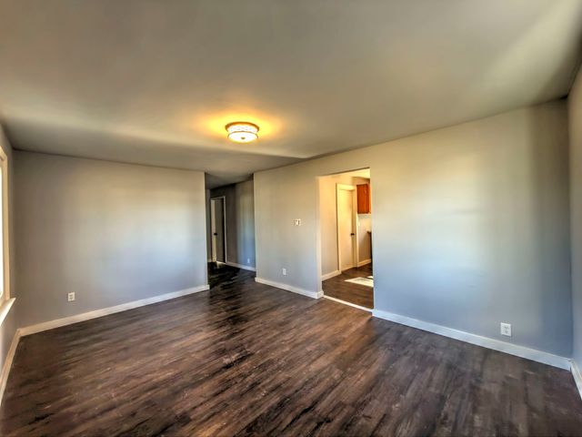 745 E Oak Street, Watseka, IL 60970