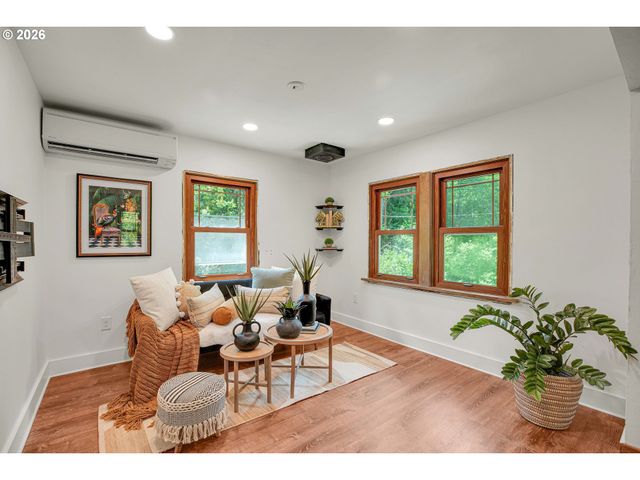 15114 Nw CORNELIUS PASS Rd, Portland, OR 97231