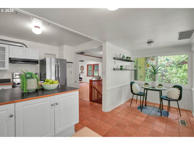 15114 Nw CORNELIUS PASS Rd, Portland, OR 97231