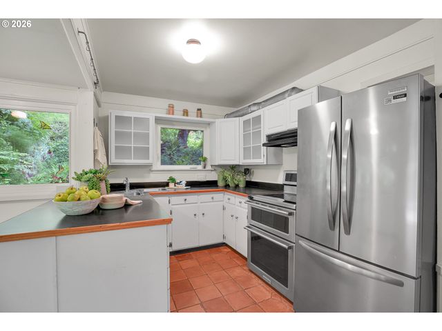 15114 Nw CORNELIUS PASS Rd, Portland, OR 97231