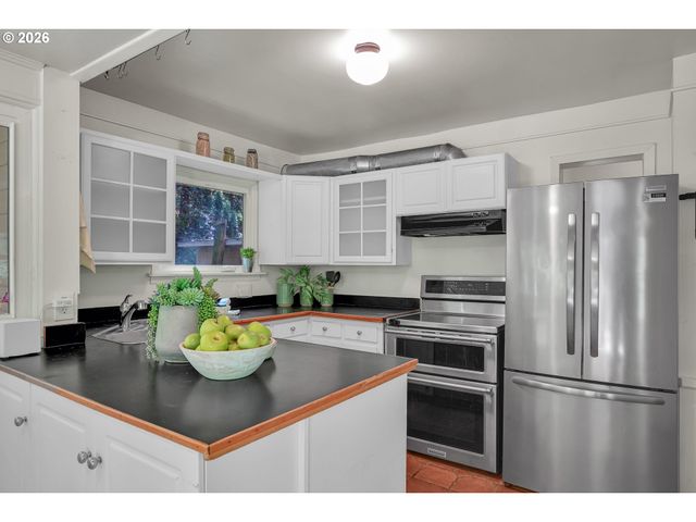 15114 Nw CORNELIUS PASS Rd, Portland, OR 97231
