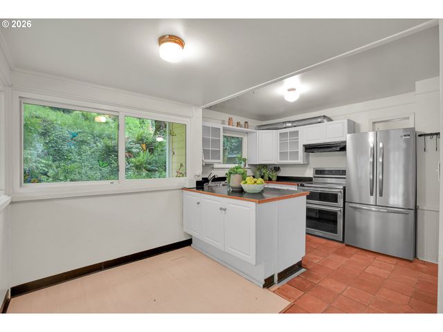 15114 Nw CORNELIUS PASS Rd, Portland, OR 97231